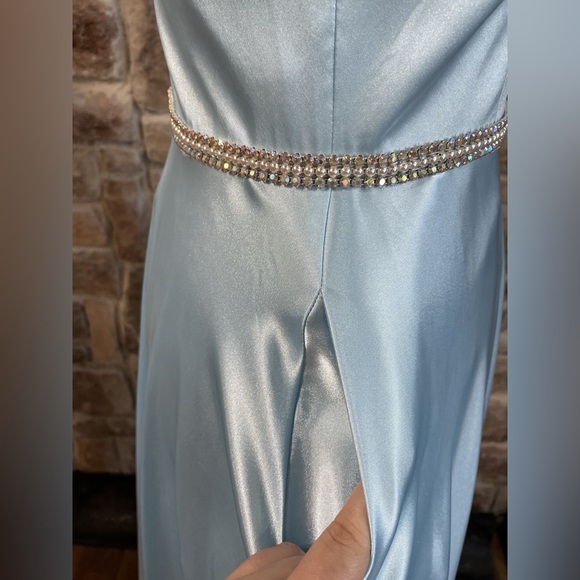 NWT Blue Satin Rhinestone
Waist Gown w/ Pockets size 13 - Picture 4 of 17